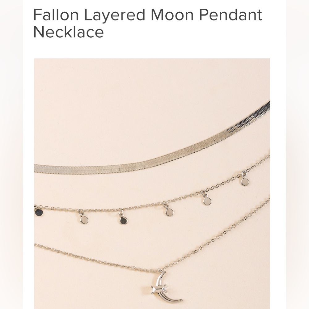 NWT Francesca’s Collection Fallon Layered Moon Pendant Necklace